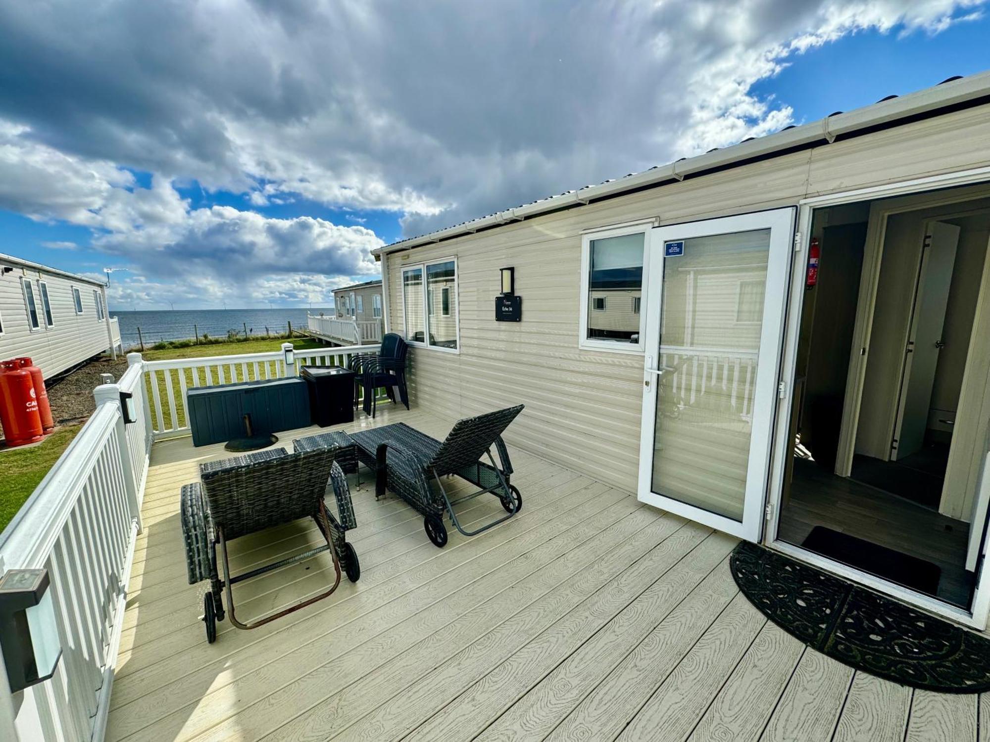 New Sea View Platinum Caravan With Huge Decking Newcastle upon Tyne Exterior foto