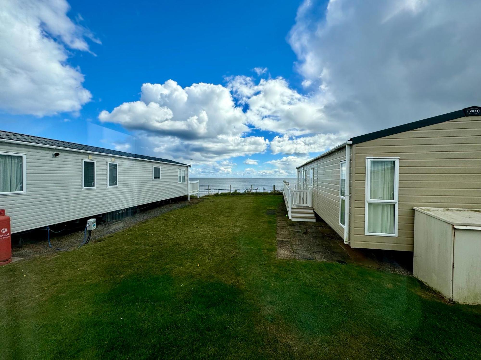 New Sea View Platinum Caravan With Huge Decking Newcastle upon Tyne Exterior foto